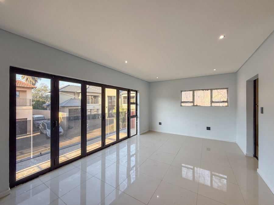 5 Bedroom Property for Sale in Melodie North West